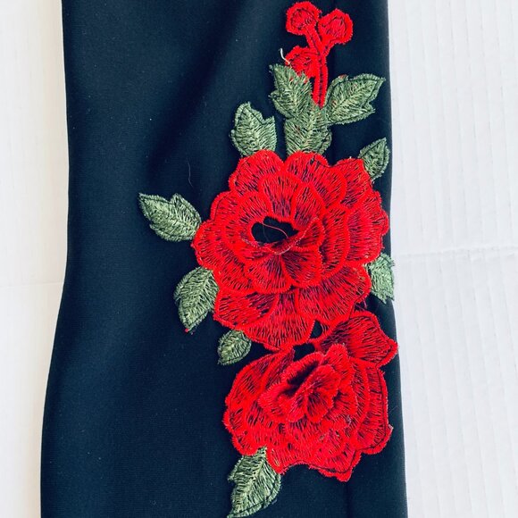 Joseph Ribkoff Black Stretch Pant with Beautiful Embroidered 3-D Rose Detail sz8 - Picture 5 of 10
